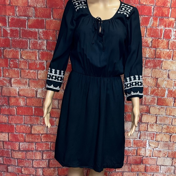 Old Navy Long Sleeve Boho Embroidered Dress - Picture 1 of 9